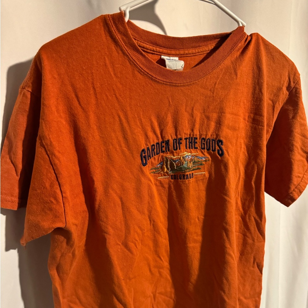 vintage "garden of the gods" tee